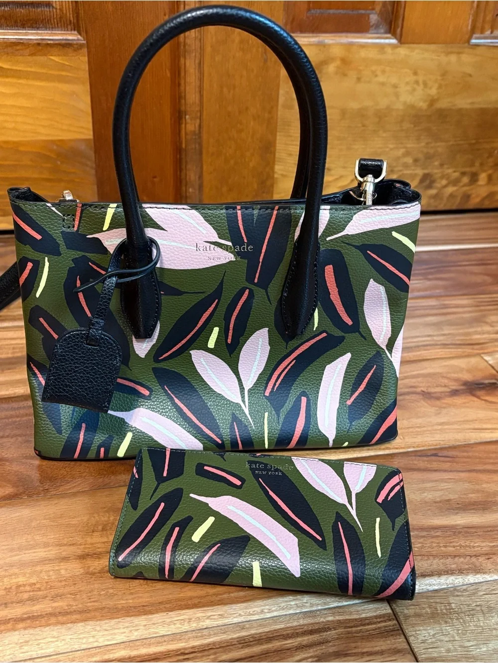 Black-Handled Floral Print Tote Bag